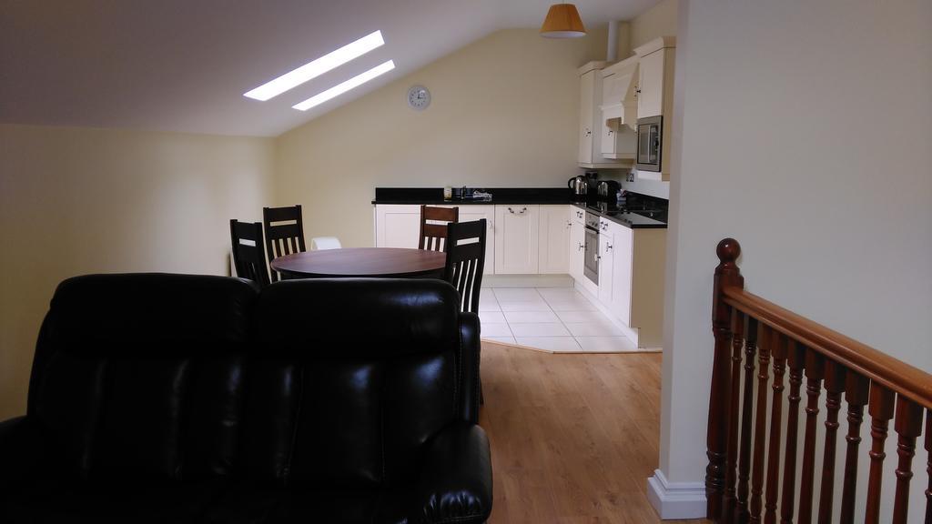 New Forest Estate Lodges Tyrrellspass Oda fotoğraf