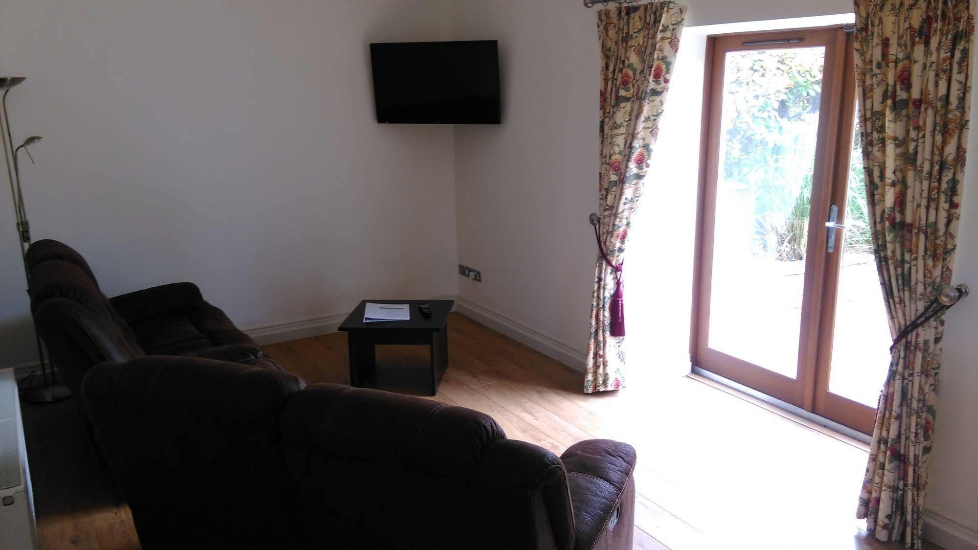 New Forest Estate Lodges Tyrrellspass Dış mekan fotoğraf