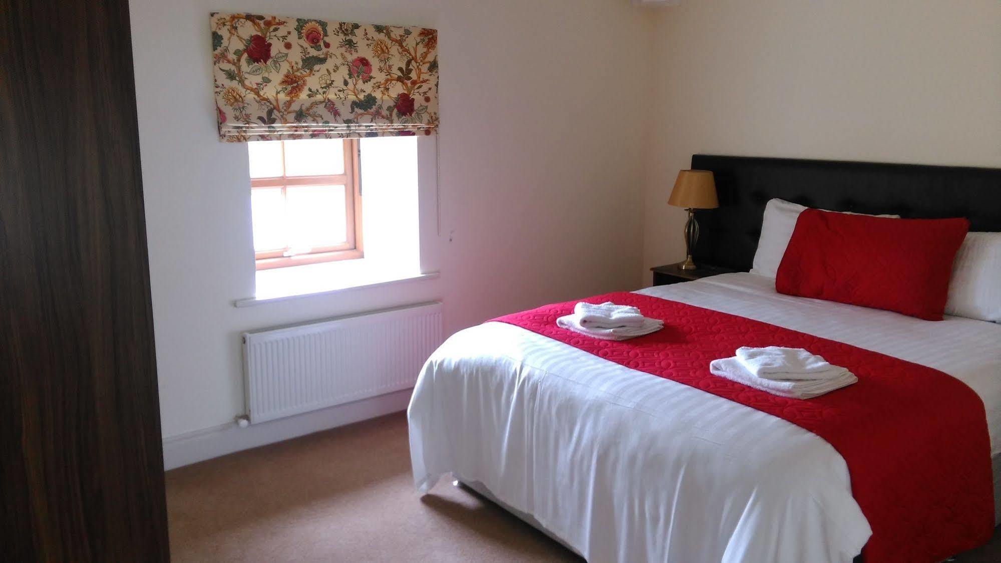 New Forest Estate Lodges Tyrrellspass Dış mekan fotoğraf