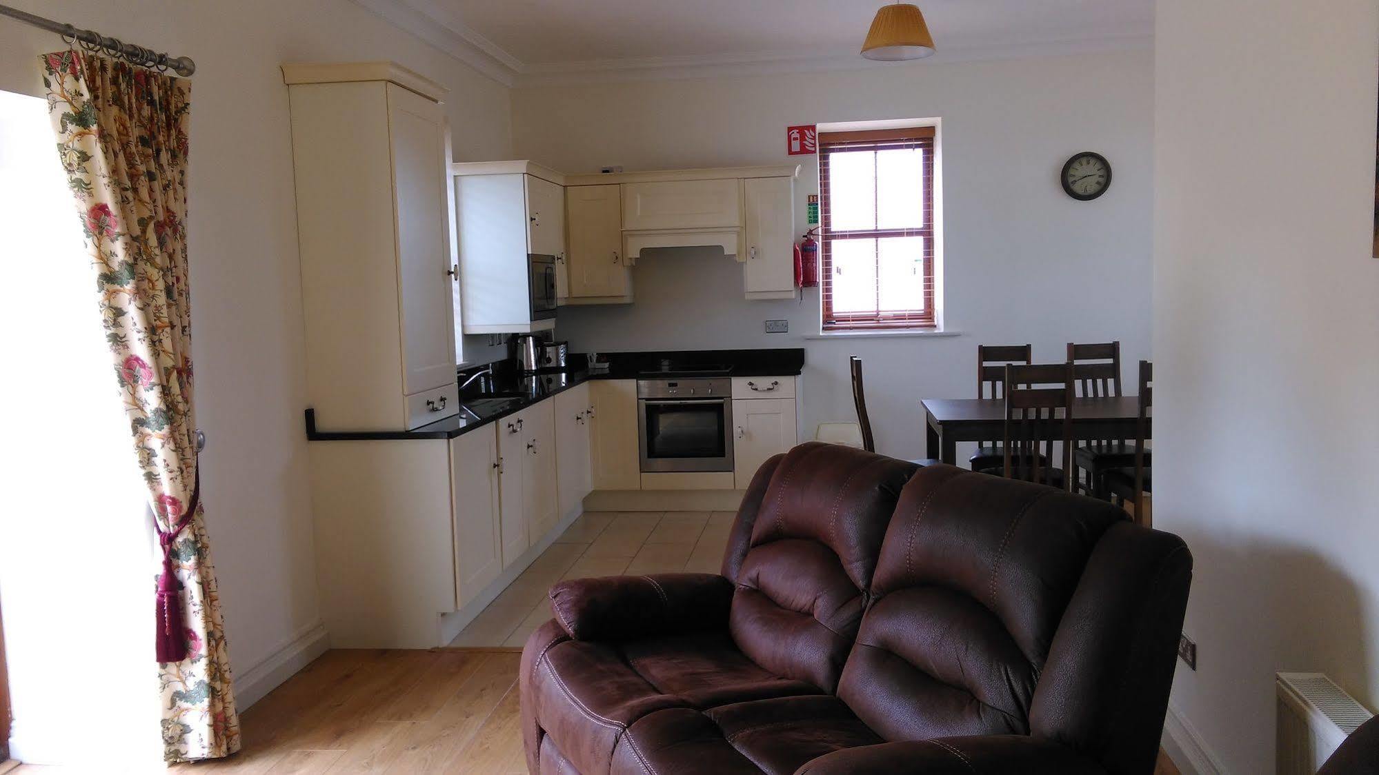 New Forest Estate Lodges Tyrrellspass Dış mekan fotoğraf